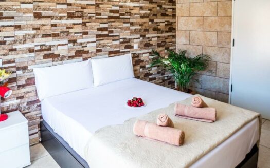 Se vende: Hostal en El Tablero de Maspalomas con alta rentabilidad