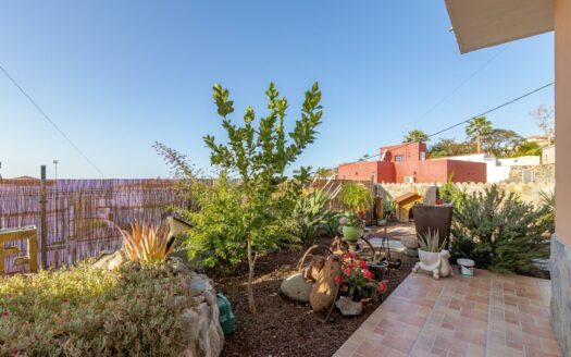 Chalet de 2 plantas con vistas al mar