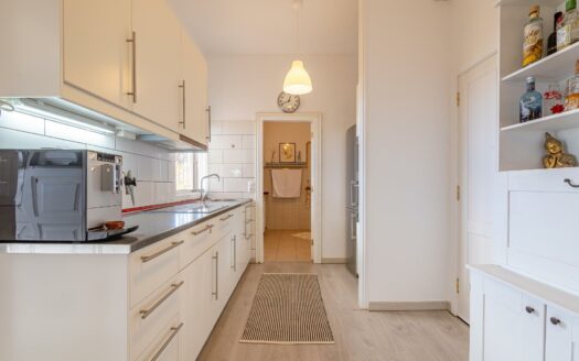 Chalet de 2 plantas con vistas al mar