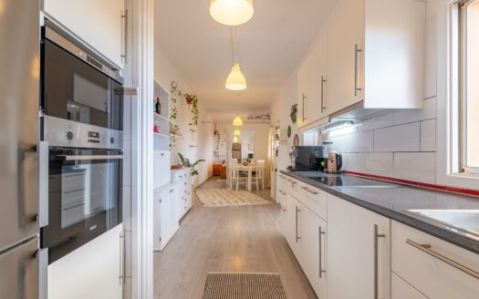 Chalet de 2 plantas con vistas al mar