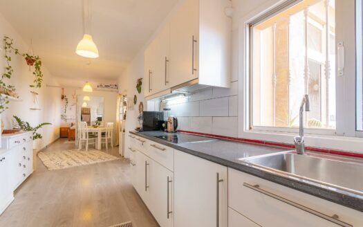 Chalet de 2 plantas con vistas al mar