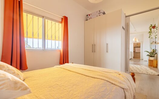 Chalet de 2 plantas con vistas al mar