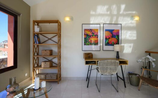 Dúplex contemporáneo en esquina en la urbanización de 5 estrellas Anfi Zafiro Estate con vistas al mar, a la montaña y al campo de golf.