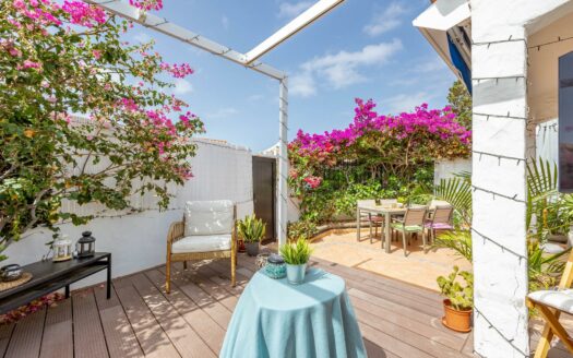 Bungalow Esquinero Reformado con Privacidad y Dos Terrazas – Playa del Inglés
