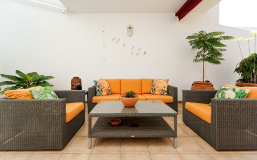 Attraktives Bungalow mit Dachterrasse in einer gepflegten Anlage mit Pool