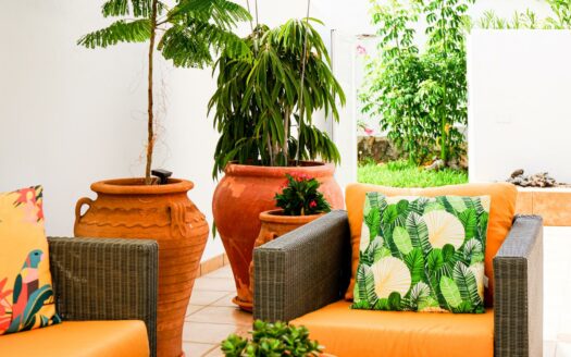 Attraktives Bungalow mit Dachterrasse in einer gepflegten Anlage mit Pool