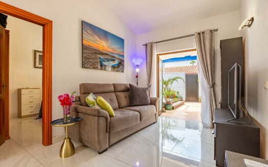 Bungalow Esquinero Reformado con Privacidad y Dos Terrazas – Playa del Inglés
