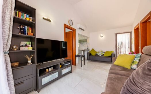 Bungalow Esquinero Reformado con Privacidad y Dos Terrazas – Playa del Inglés