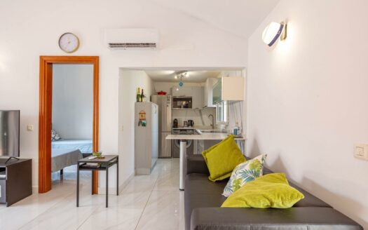 Bungalow Esquinero Reformado con Privacidad y Dos Terrazas – Playa del Inglés