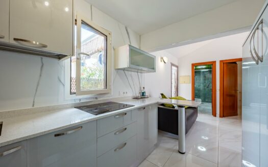 Bungalow Esquinero Reformado con Privacidad y Dos Terrazas – Playa del Inglés
