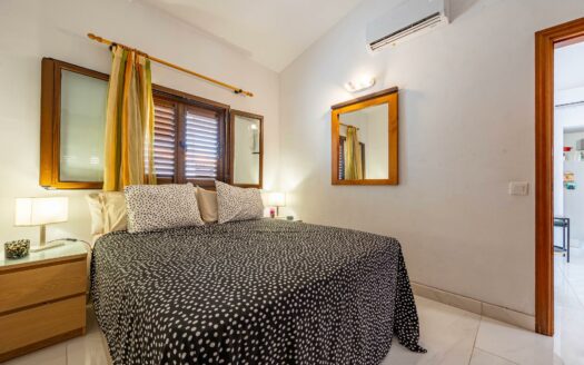 Bungalow Esquinero Reformado con Privacidad y Dos Terrazas – Playa del Inglés