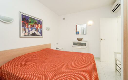 Attraktives Bungalow mit Dachterrasse in einer gepflegten Anlage mit Pool