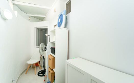 Attraktives Bungalow mit Dachterrasse in einer gepflegten Anlage mit Pool