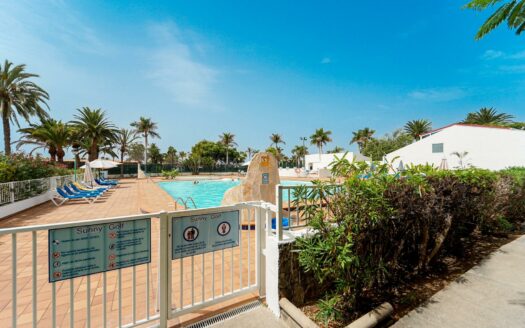 Attraktives Bungalow mit Dachterrasse in einer gepflegten Anlage mit Pool