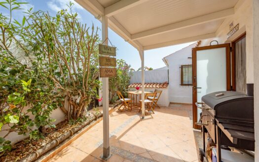 Bungalow Esquinero Reformado con Privacidad y Dos Terrazas – Playa del Inglés
