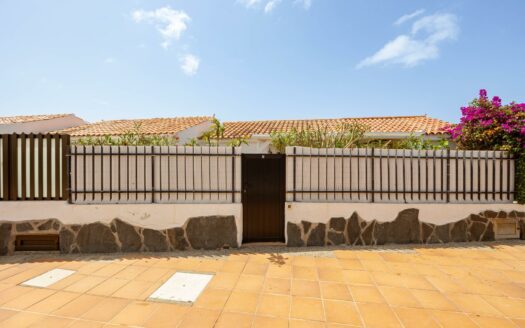 Bungalow Esquinero Reformado con Privacidad y Dos Terrazas – Playa del Inglés