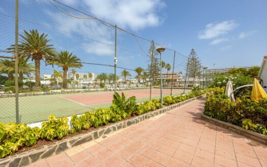 Bungalow Esquinero Reformado con Privacidad y Dos Terrazas – Playa del Inglés