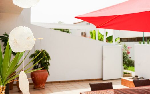 Attraktives Bungalow mit Dachterrasse in einer gepflegten Anlage mit Pool