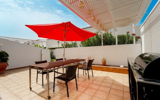 Attraktives Bungalow mit Dachterrasse in einer gepflegten Anlage mit Pool