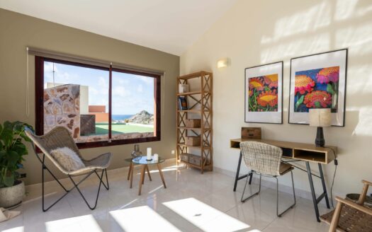 Dúplex contemporáneo en esquina en la urbanización de 5 estrellas Anfi Zafiro Estate con vistas al mar, a la montaña y al campo de golf.