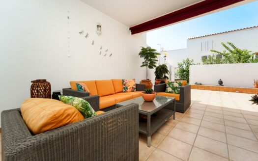 Attraktives Bungalow mit Dachterrasse in einer gepflegten Anlage mit Pool
