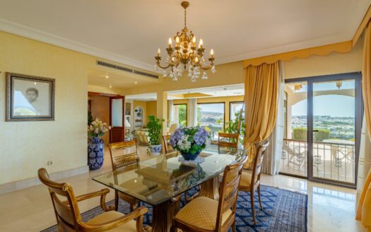 Villa en Sonnenland en venta en primera línea con vistas impresionantes