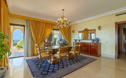 Villa en Sonnenland en venta en primera línea con vistas impresionantes