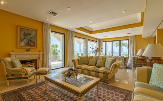 Villa en Sonnenland en venta en primera línea con vistas impresionantes