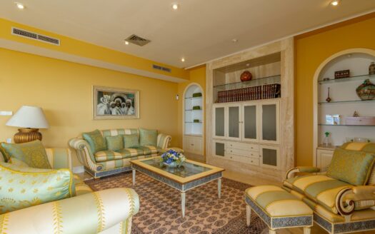 Villa en Sonnenland en venta en primera línea con vistas impresionantes