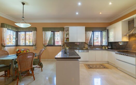 Villa en Sonnenland en venta en primera línea con vistas impresionantes