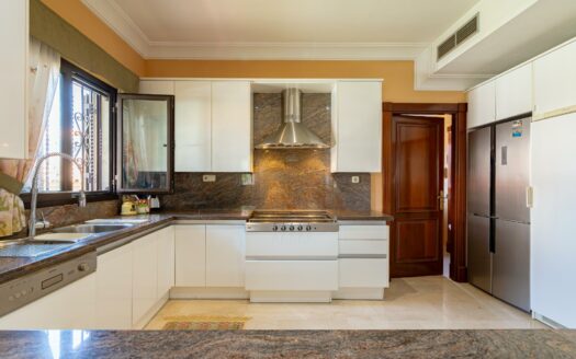 Villa en Sonnenland en venta en primera línea con vistas impresionantes