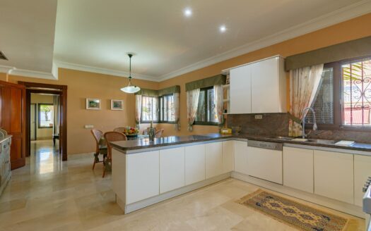 Villa en Sonnenland en venta en primera línea con vistas impresionantes