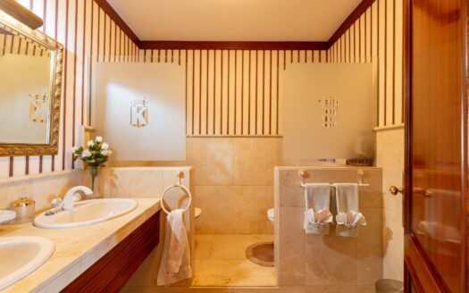 Villa en Sonnenland en venta en primera línea con vistas impresionantes