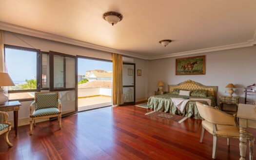 Villa en Sonnenland en venta en primera línea con vistas impresionantes