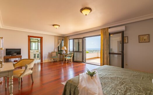 Villa en Sonnenland en venta en primera línea con vistas impresionantes