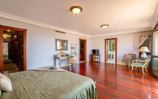 Villa en Sonnenland en venta en primera línea con vistas impresionantes