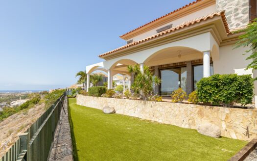 Villa en Sonnenland en venta en primera línea con vistas impresionantes