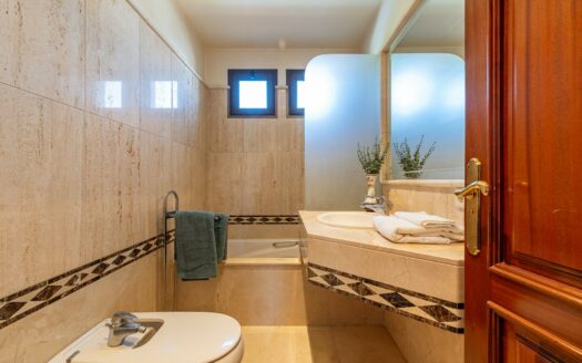 Villa en Sonnenland en venta en primera línea con vistas impresionantes