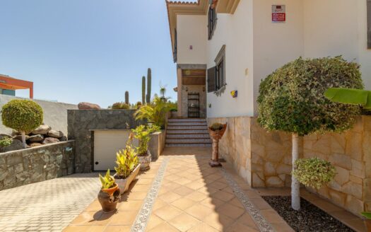 Villa en Sonnenland en venta en primera línea con vistas impresionantes