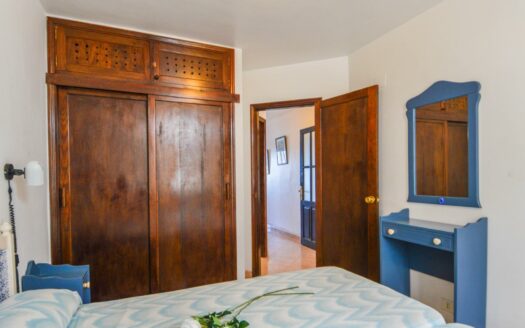 ¡Doble Oportunidad: Dos Apartamentos con Vistas al Mar para un Proyecto Único!