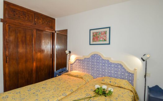 ¡Doble Oportunidad: Dos Apartamentos con Vistas al Mar para un Proyecto Único!