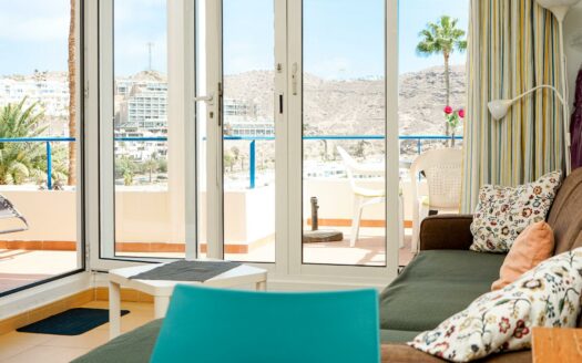 Dream home with sea views and morning sun