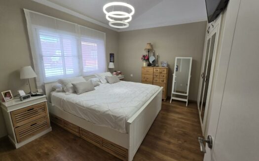 Semi-Detached Chalet in El Doral – Sonnenland