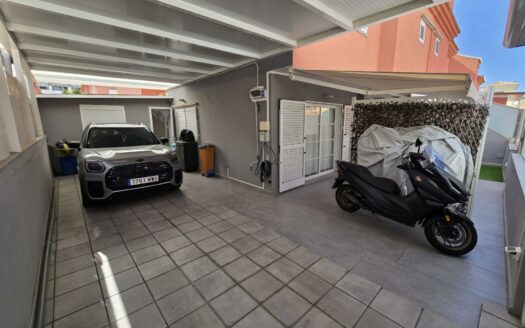 Semi-Detached Chalet in El Doral – Sonnenland