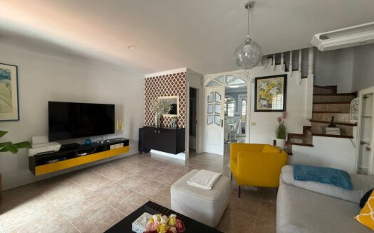 3-Bedroom Townhouse with Terrace & Solarium in Maspalomas
