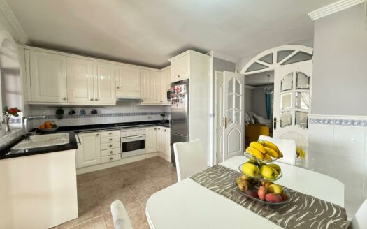3-Bedroom Townhouse with Terrace & Solarium in Maspalomas