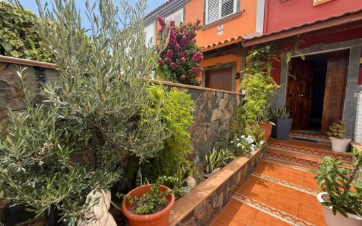 3-Bedroom Townhouse with Terrace & Solarium in Maspalomas