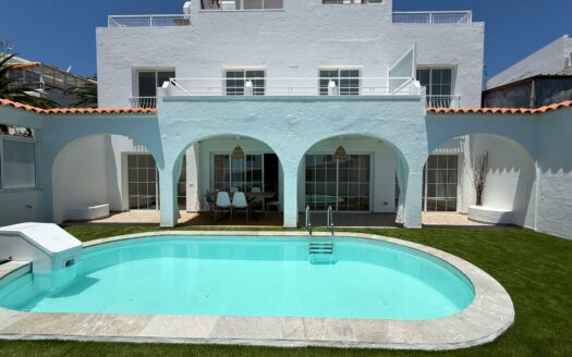 Doppelhaus-Chalet mit privatem Pool in Montaña la Data