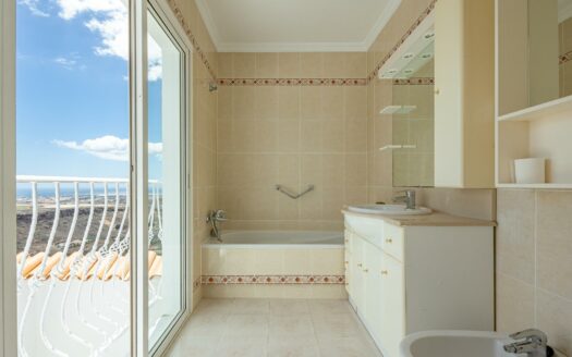 Doppelhaus-Chalet mit privatem Pool in Montaña la Data