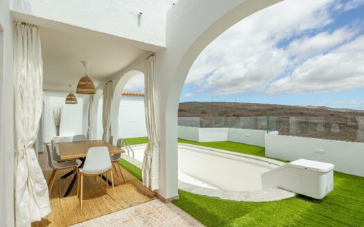 Doppelhaus-Chalet mit privatem Pool in Montaña la Data